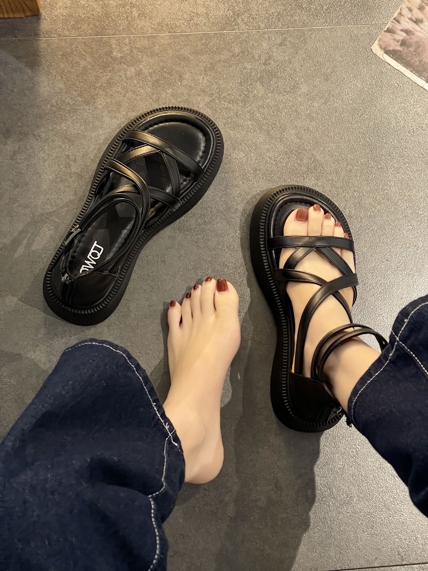 圆头 魔术贴 皮革 圆头 魔术贴 皮革 - VALI鞋履AI设计主图