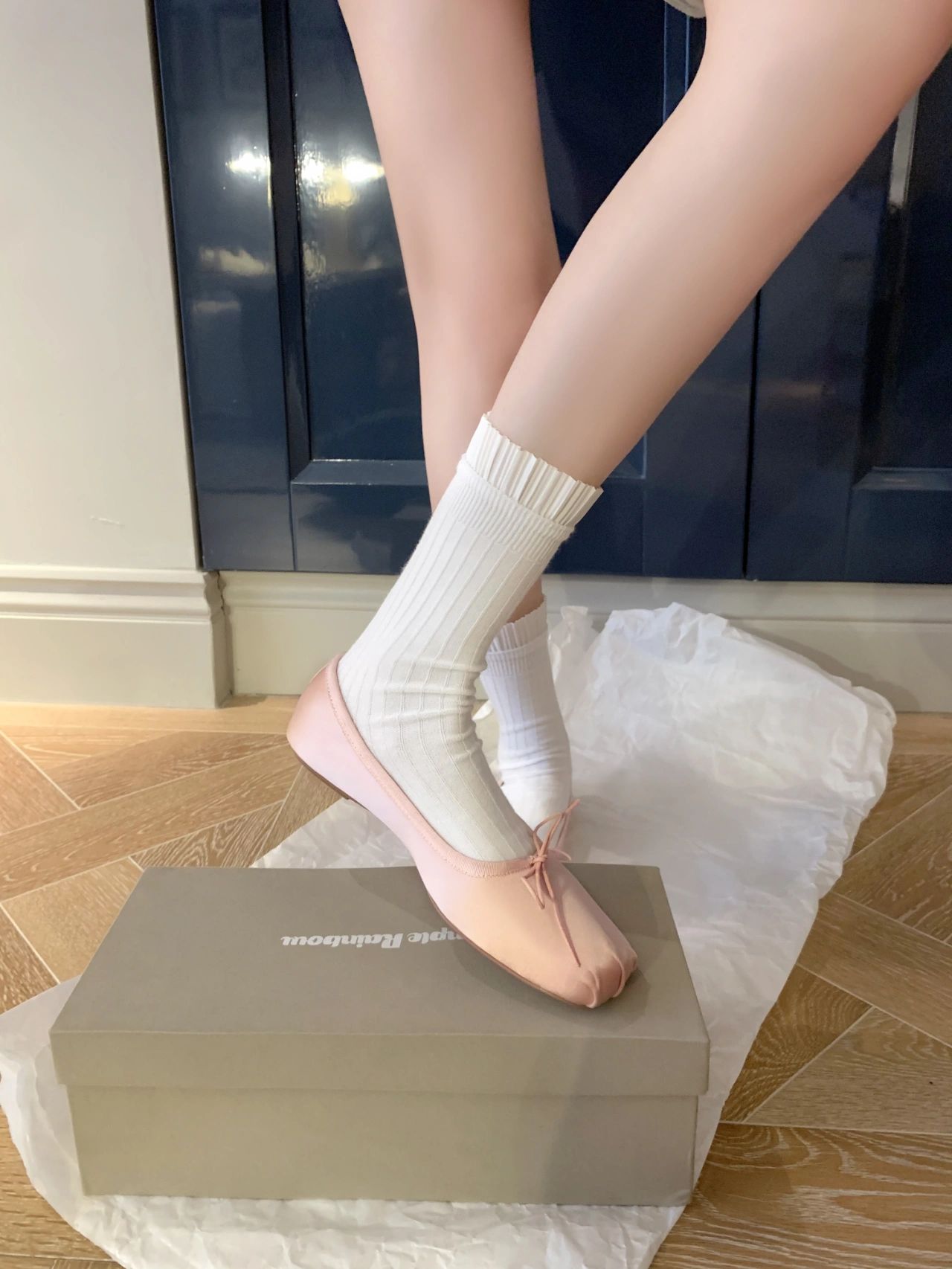 异形跟 高跟 异形头-分趾 低帮 一脚蹬 中口鞋 皮革 异形跟 高跟 异形头-分趾 低帮 一脚蹬 中口鞋 皮革 - VALI鞋履AI设计主图