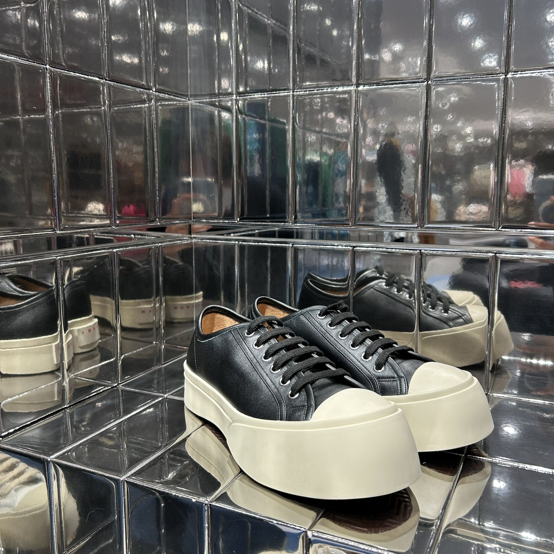 厚底 圆头 低帮 系带 深口鞋 厚底 圆头 低帮 系带 深口鞋 - VALI鞋履AI设计主图