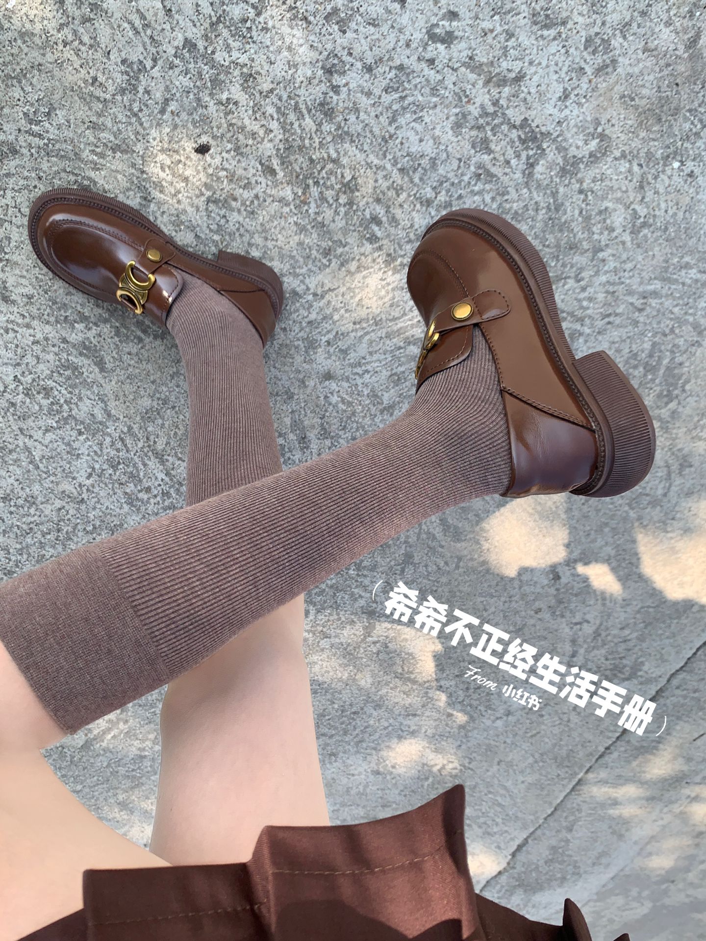 粗跟 中跟 圆头 低帮 中口鞋 皮革 粗跟 中跟 圆头 低帮 中口鞋 皮革 - VALI鞋履AI设计主图