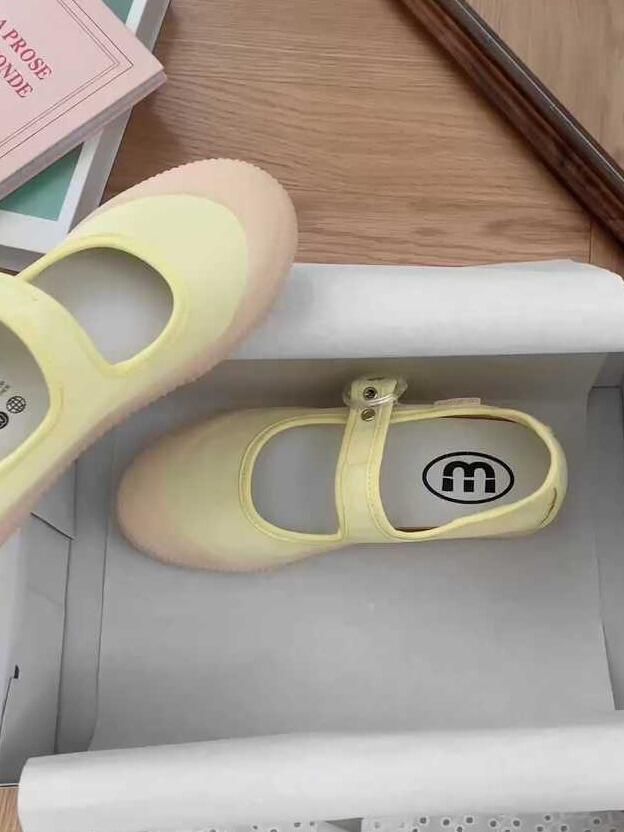 圆头 袢扣 中口鞋 皮革 